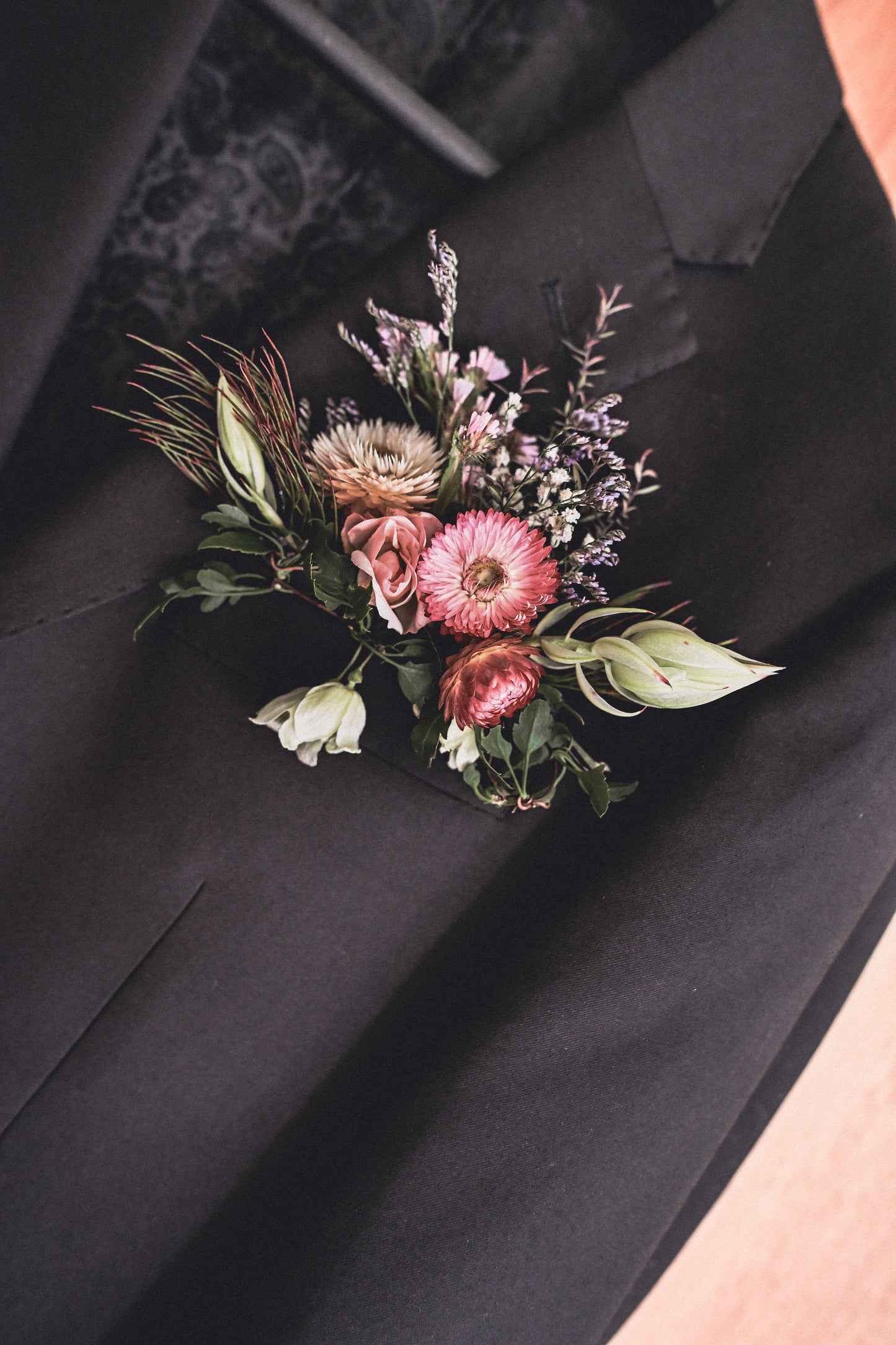 Everlasting Buttonhole Pocket Square
